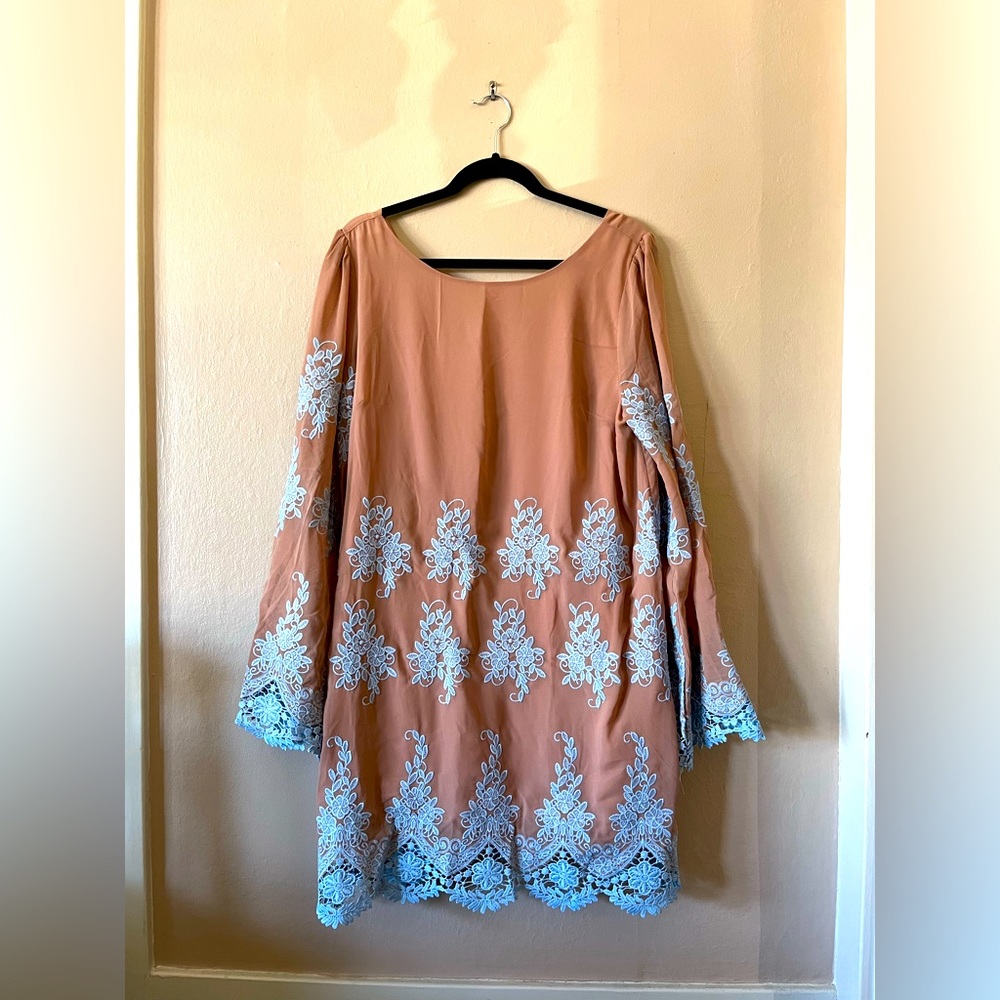 NWT Free the Roses Floral Embroidered Scallop Edge Chiffon Bell Sleeve Dress XL